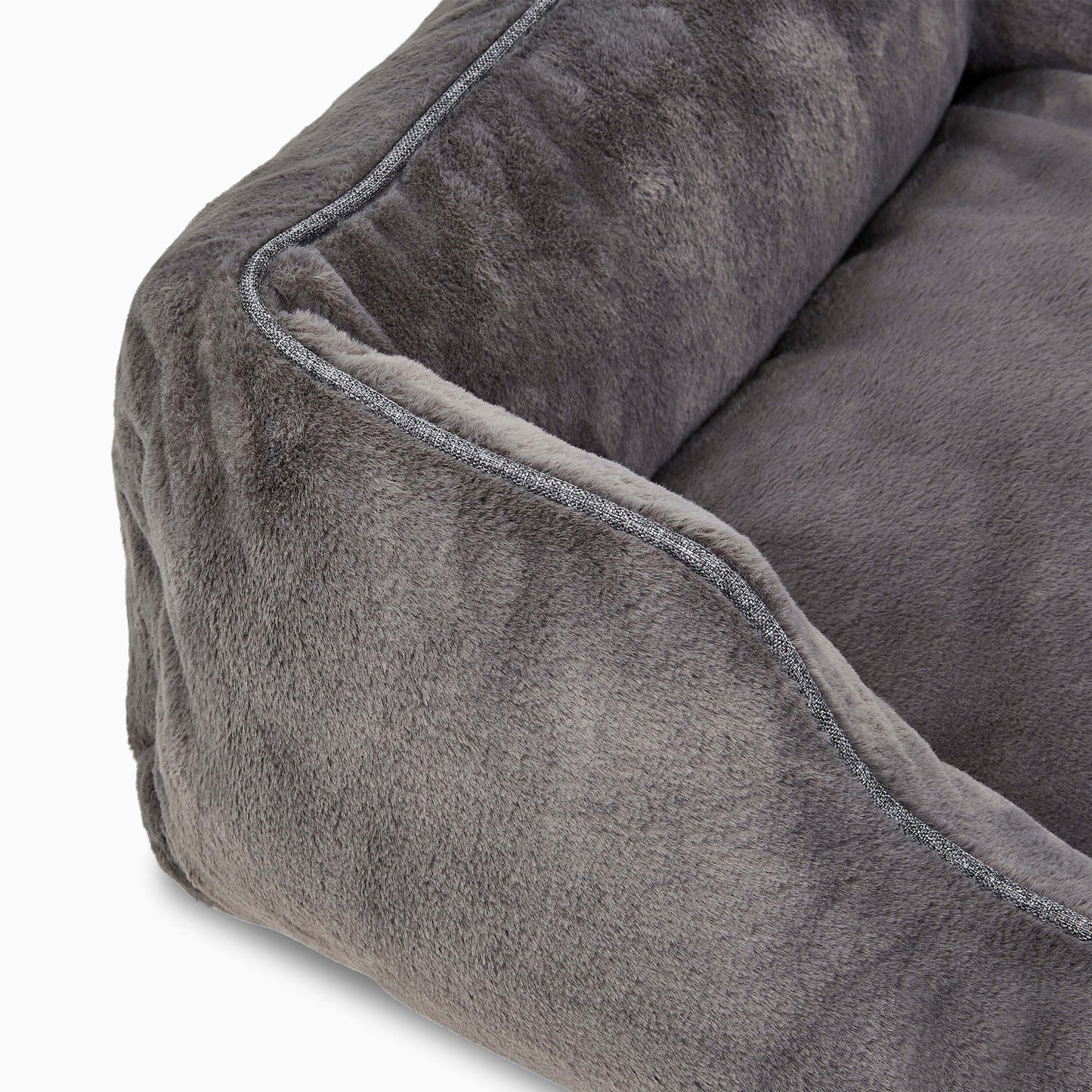 The FÜZI Dog Bed - Faux Fur