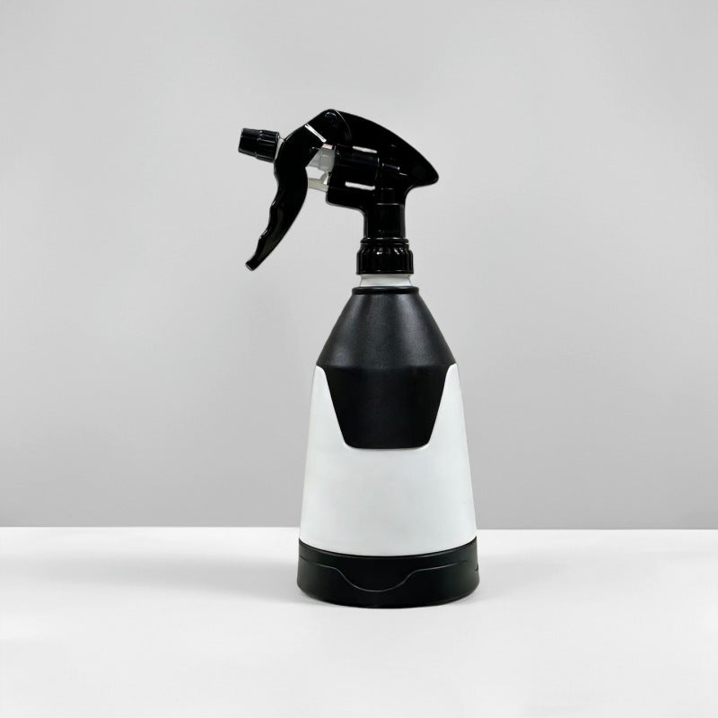 Heavy-Duty Chemical-Resistant Spray Bottle (900 ml)