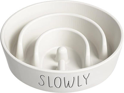 Slow Feeder Dog Bowl, 3 Cups Ceramic Maze Dog Food Bowl for Medium/Large Dogs – Non-Slip White Pet Dish, Cute Puzzle Design to Slow Fast Eaters