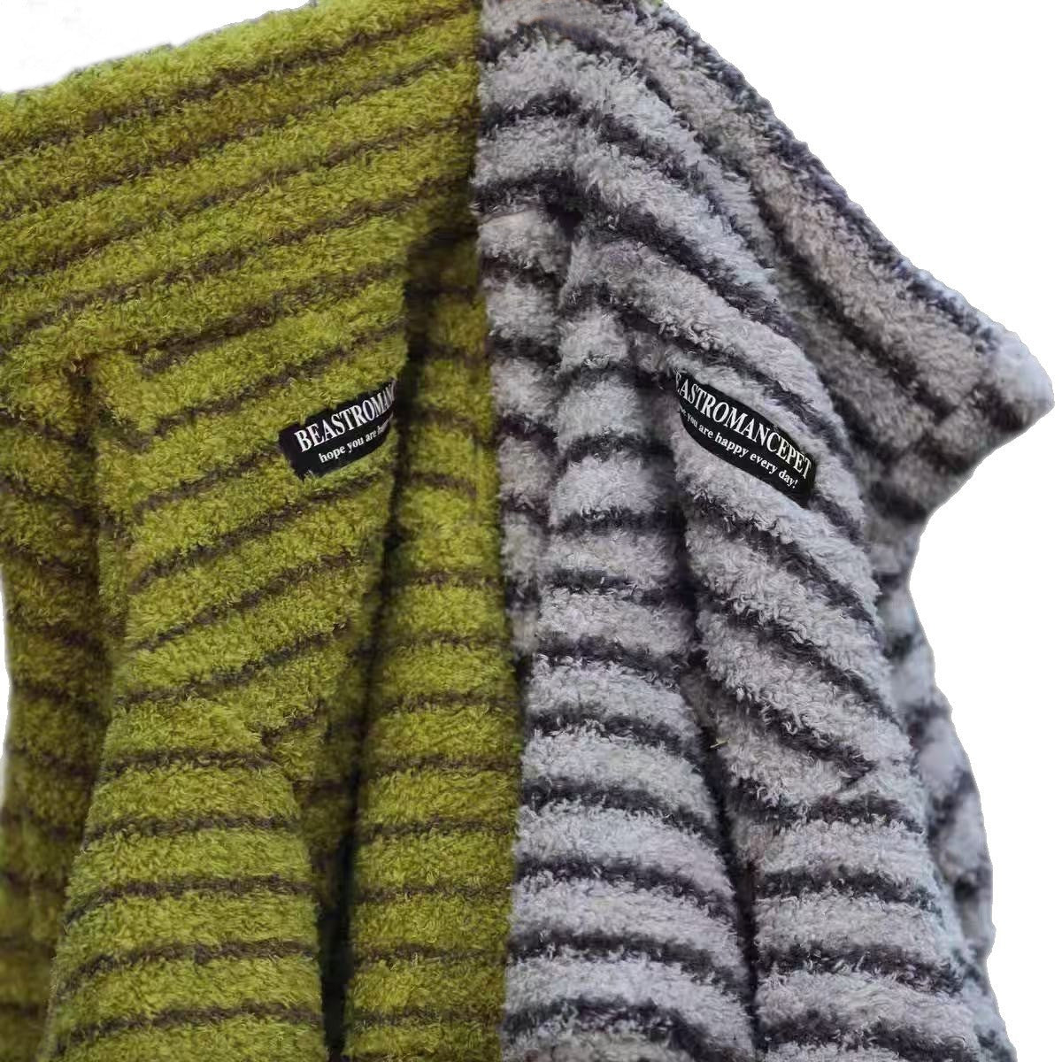 Warm Fleece Sweater For Medium- To Large-Sized Dogs